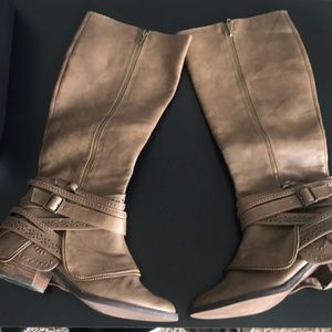 Not rated leather brown boots